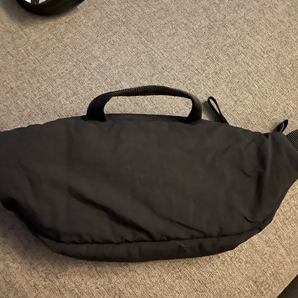 BNWOT North Face Fanny Pack - Picture 2 of 5